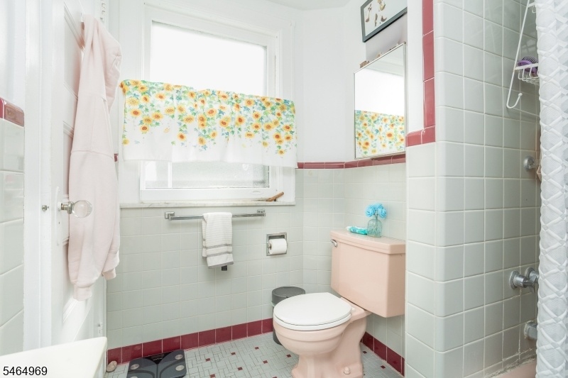 ADDITIONAL BATHROOM VIEW