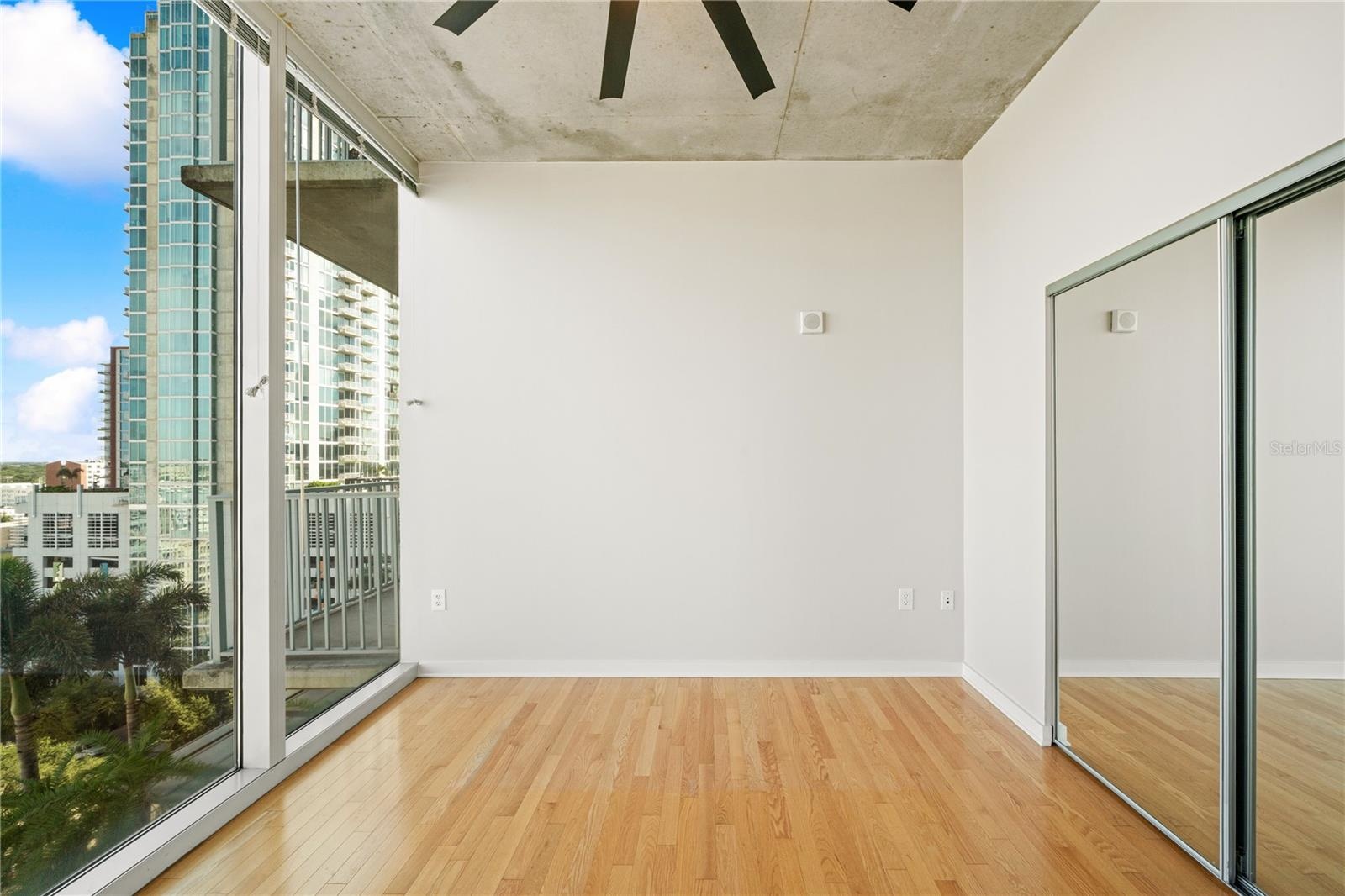 2nd bedroom