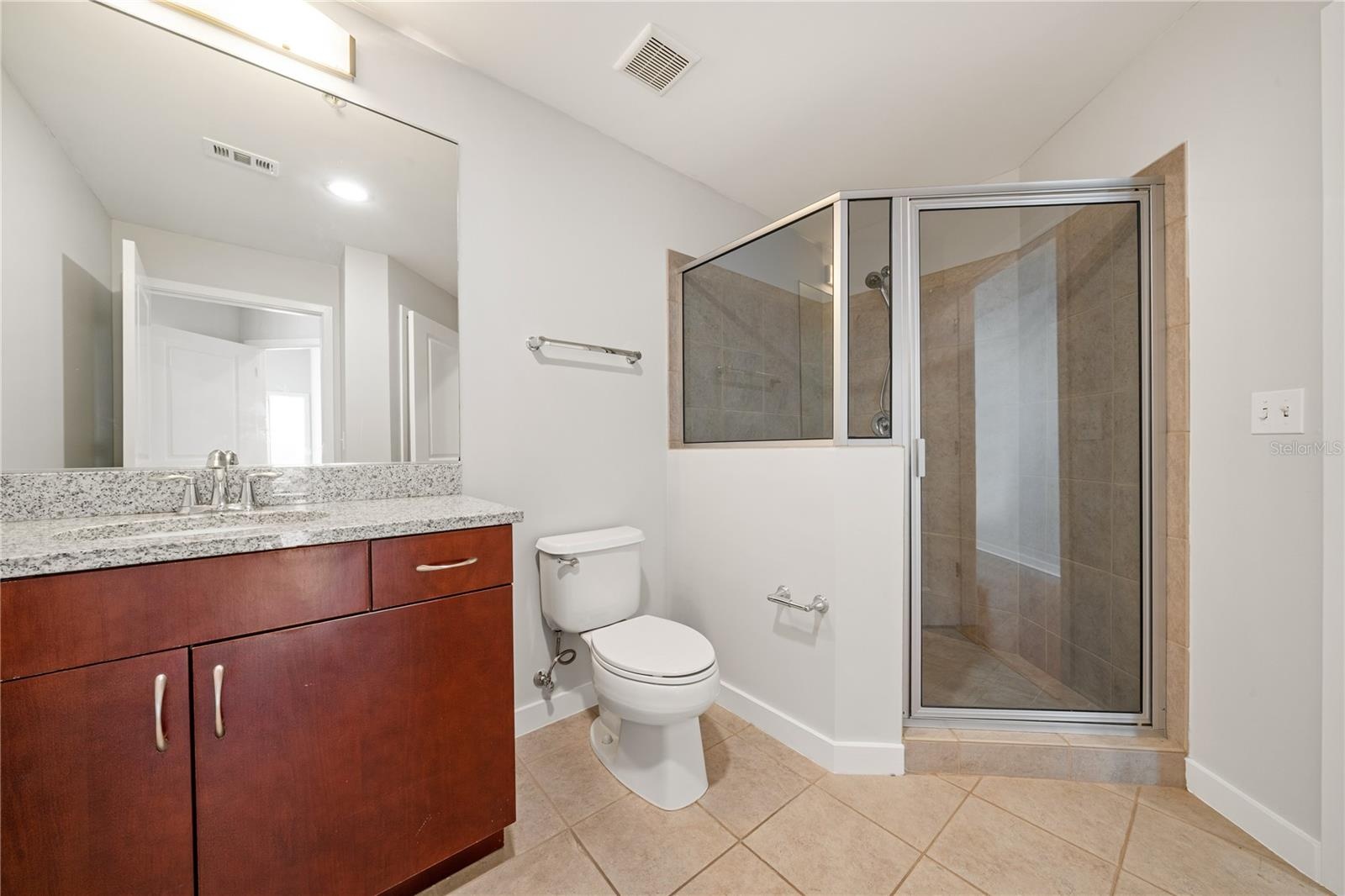 2nd bedroom bath