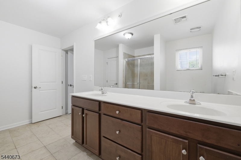 Primary Bath w Double Sink