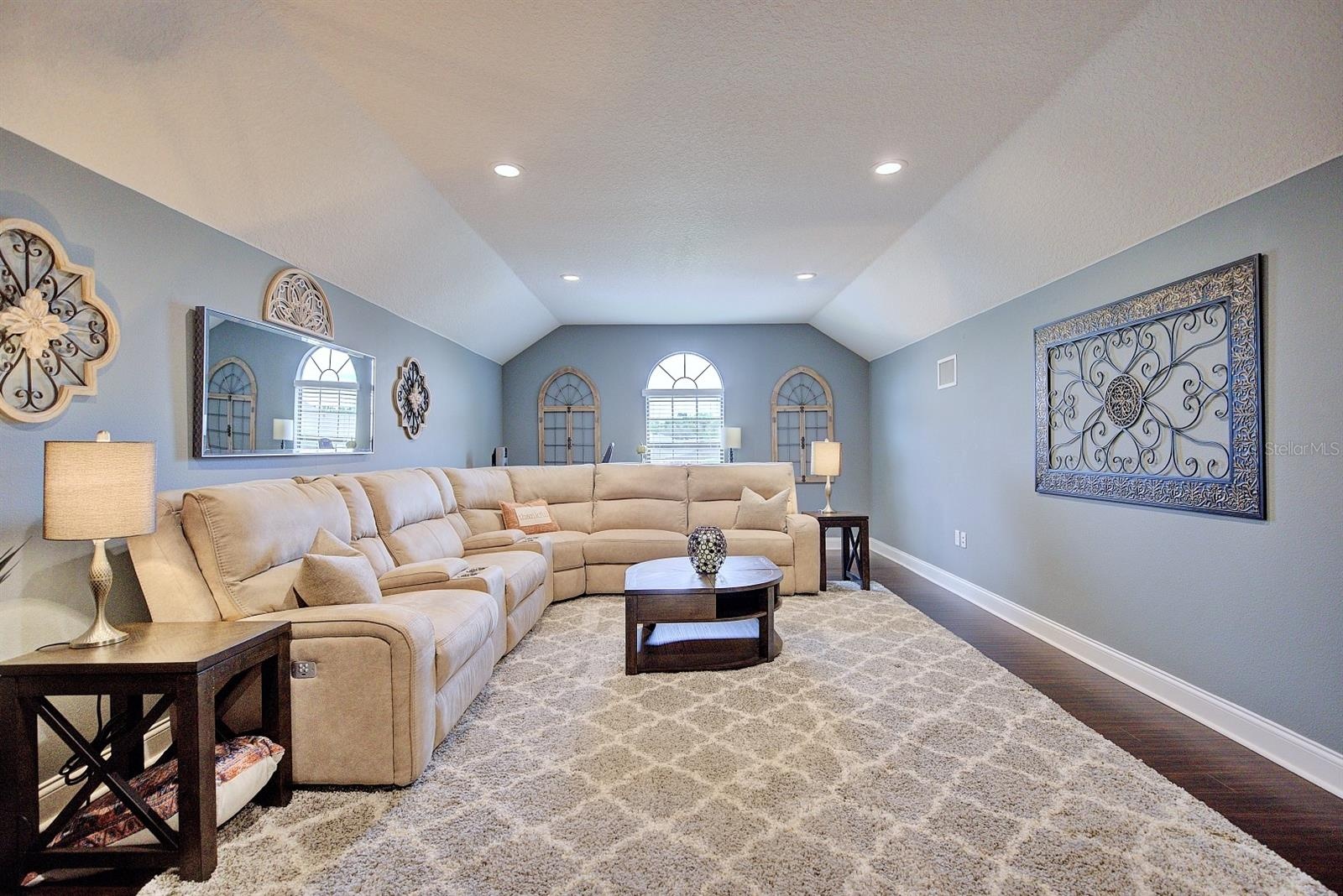 Bonus / Media Room