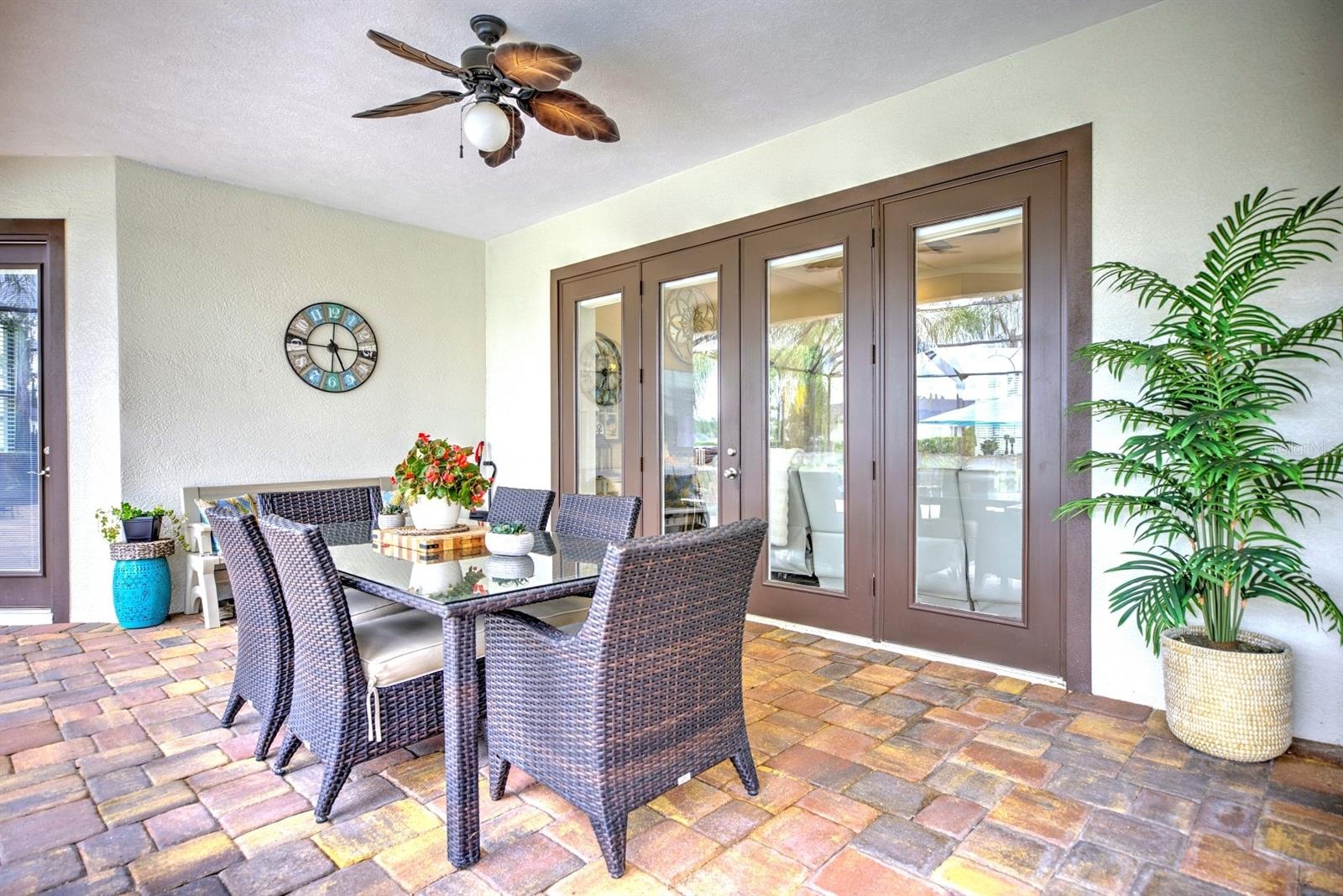Large Outdoor Living Area