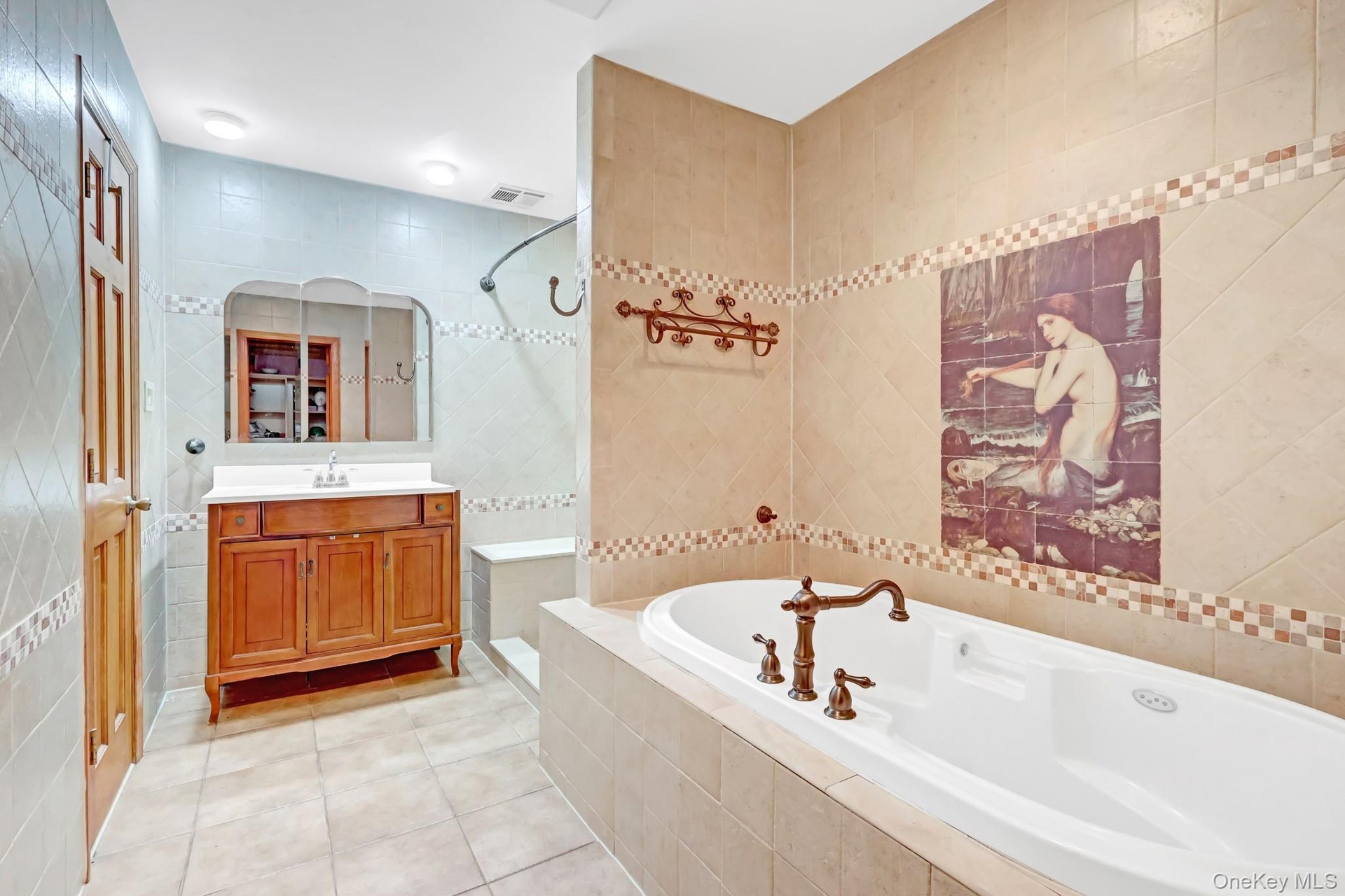 main 1st floor bathroom Jacuzzi tub and shower