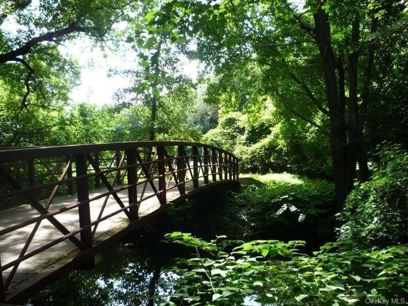 Enjoy the Bronx River Pathway.