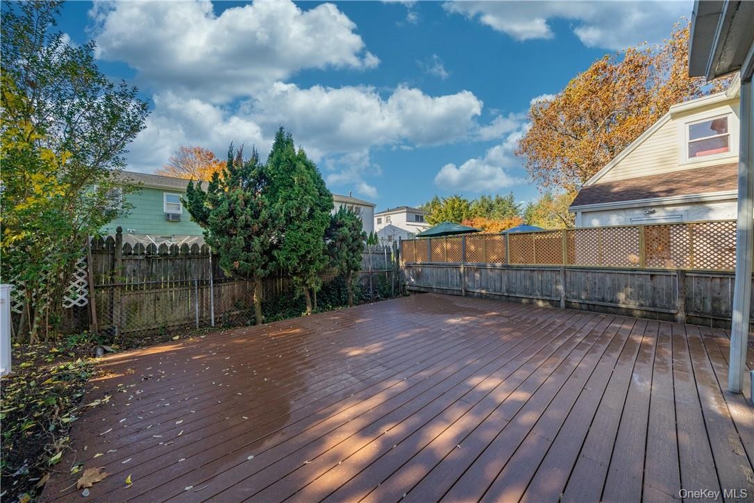 Did we say ginormous deck?