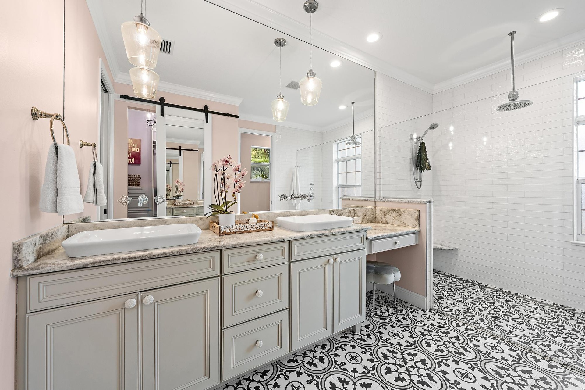 Enjoy the smell of real Eucalyptus as you put on your make up at the Seated Vanity.