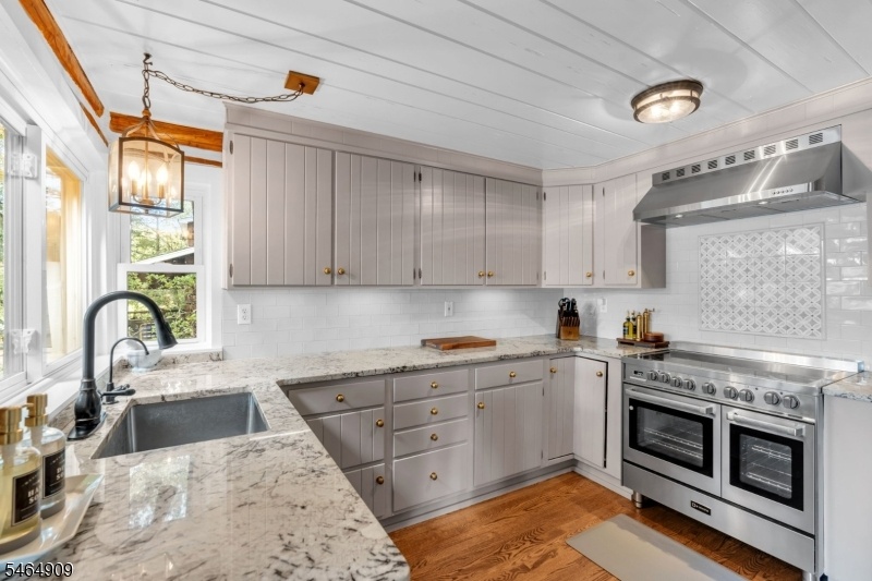 New Stylish Kitchen