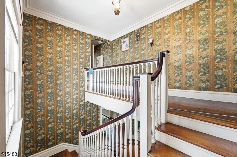 GRAND STAIRCASE