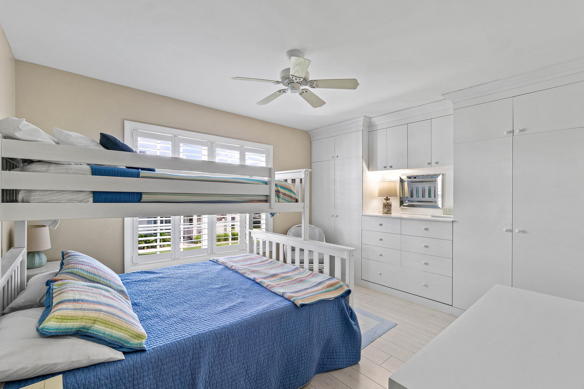 Lovely view, extensive closets, ceiling fan