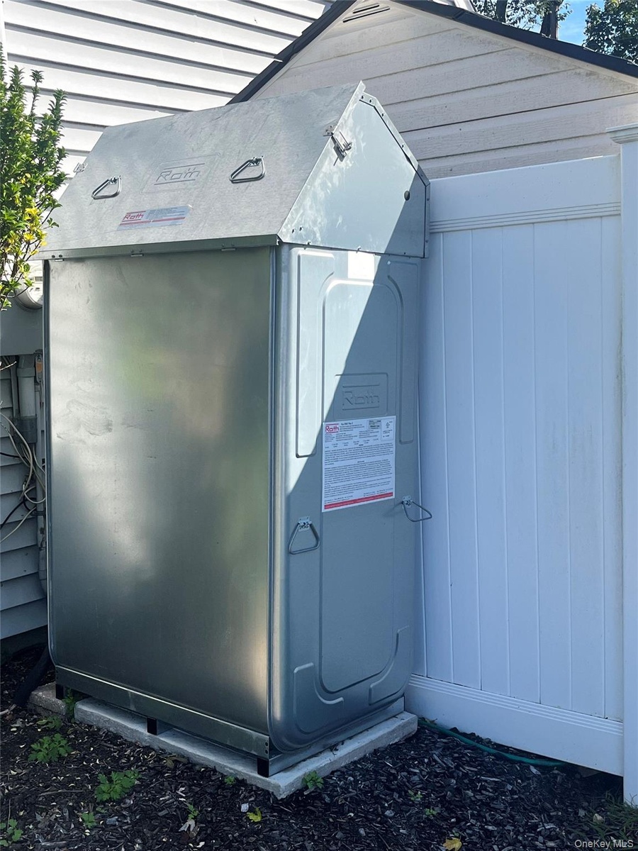 New 275 gallon Oil Tank installed outside in 2024