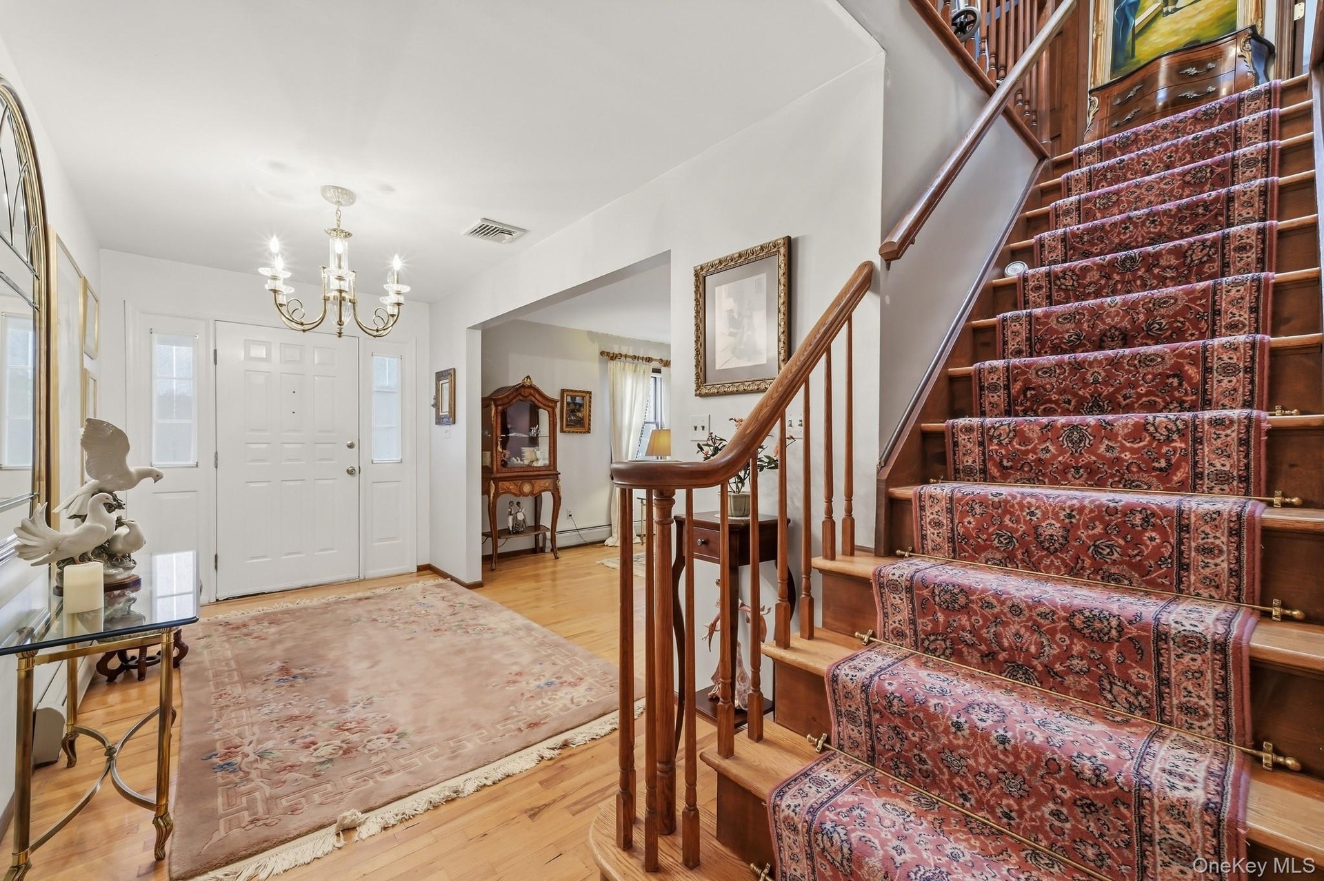 Side hall colonial
