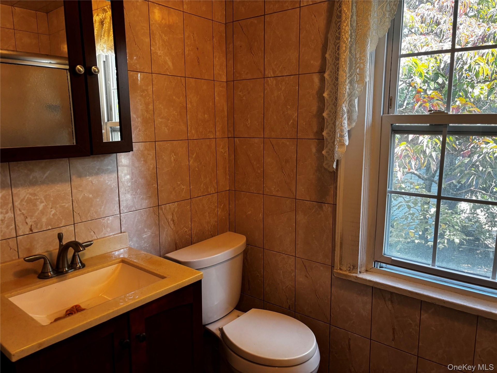 2nd floor bathroom