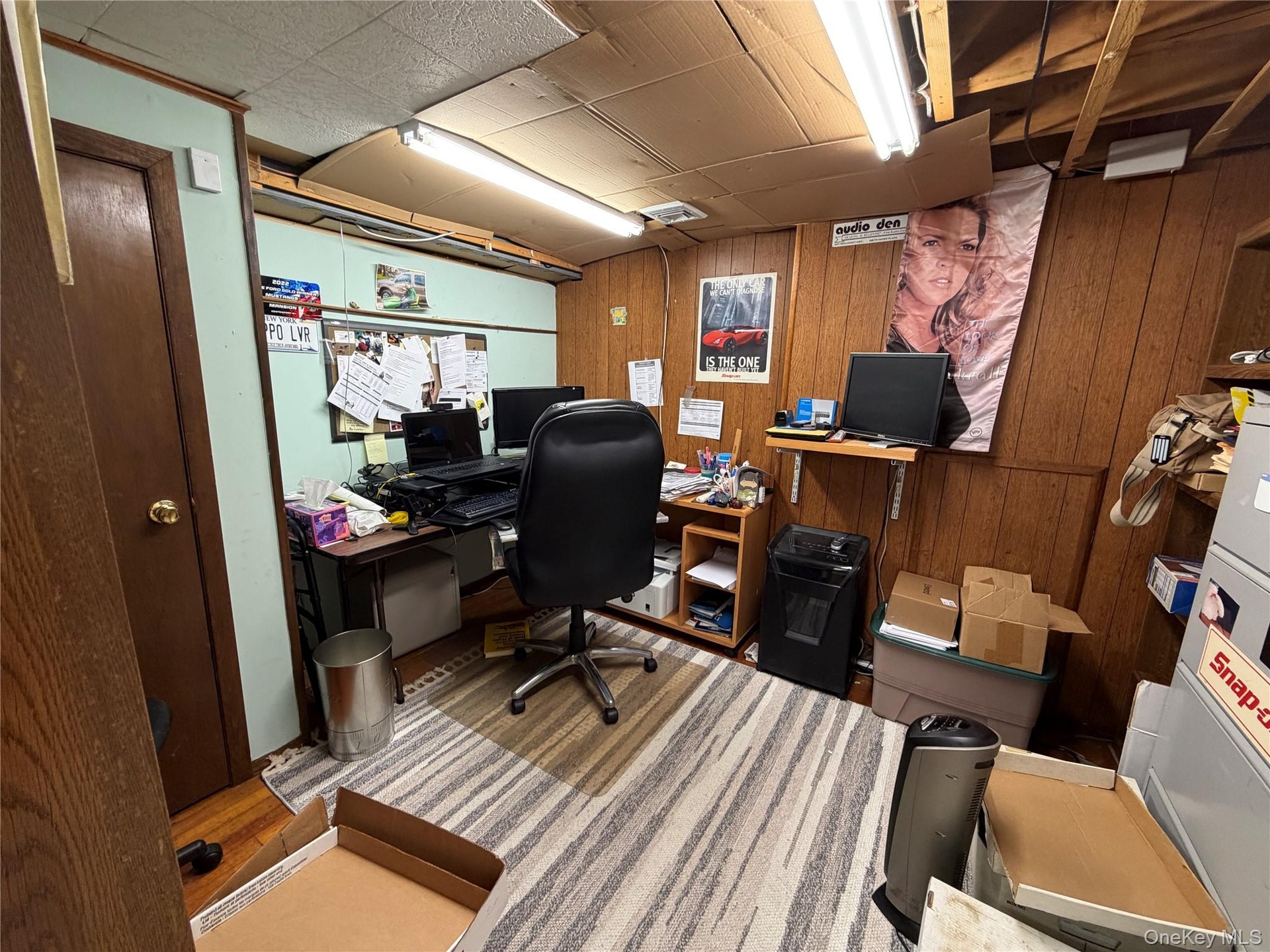 currently work central, home office, can be study room, office or workspace, in basement