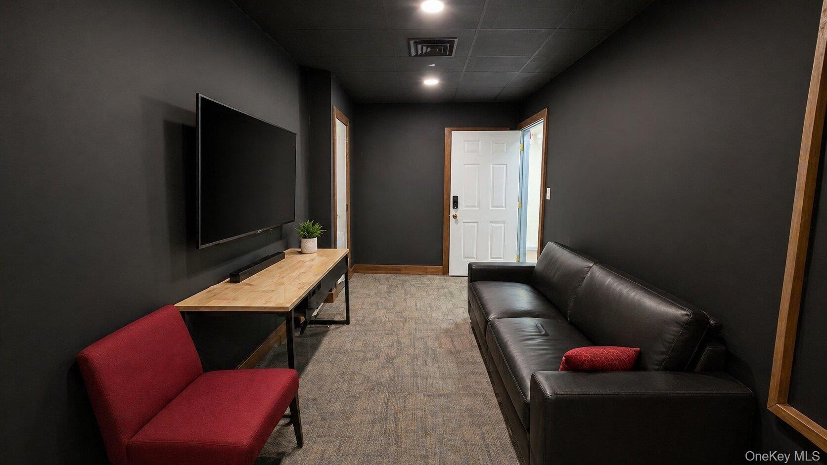 Music Studio tenant