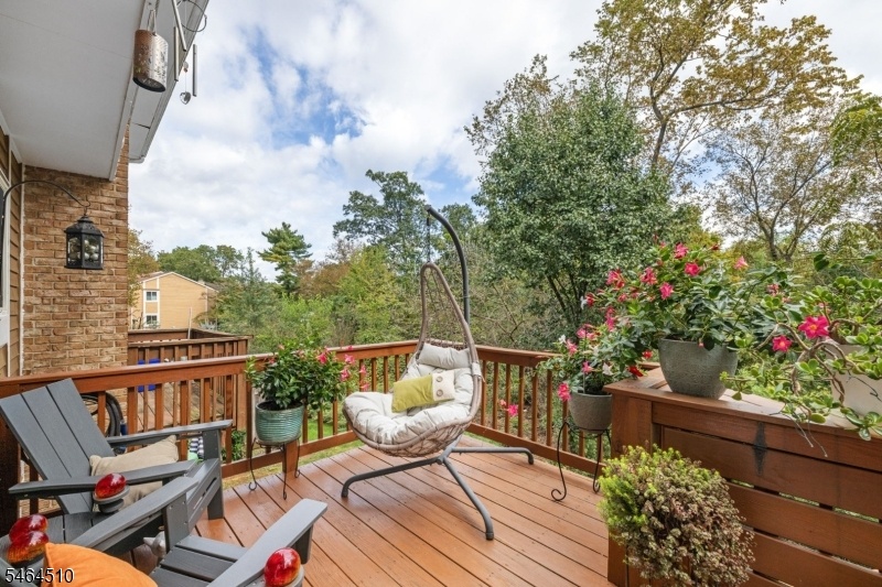 Deck off of kitchen