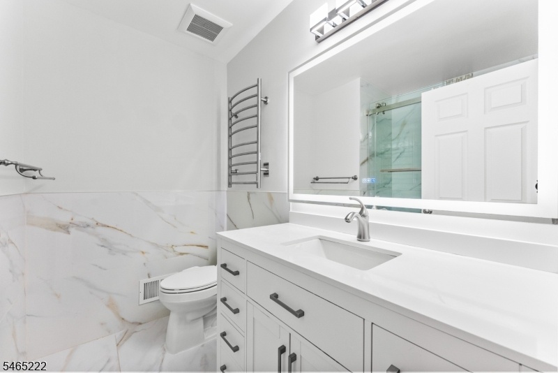Modern Main Bath