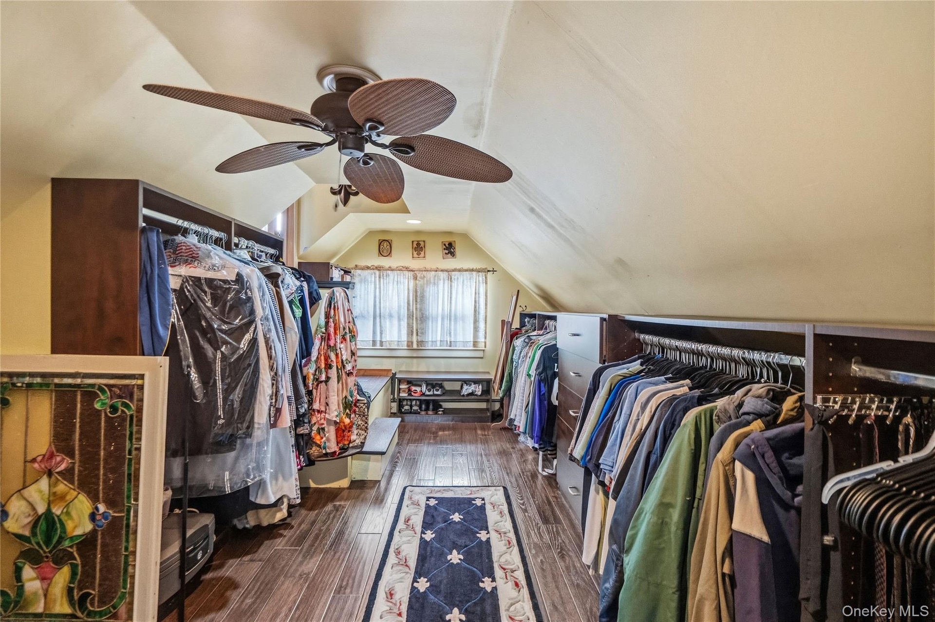 Walk in closet