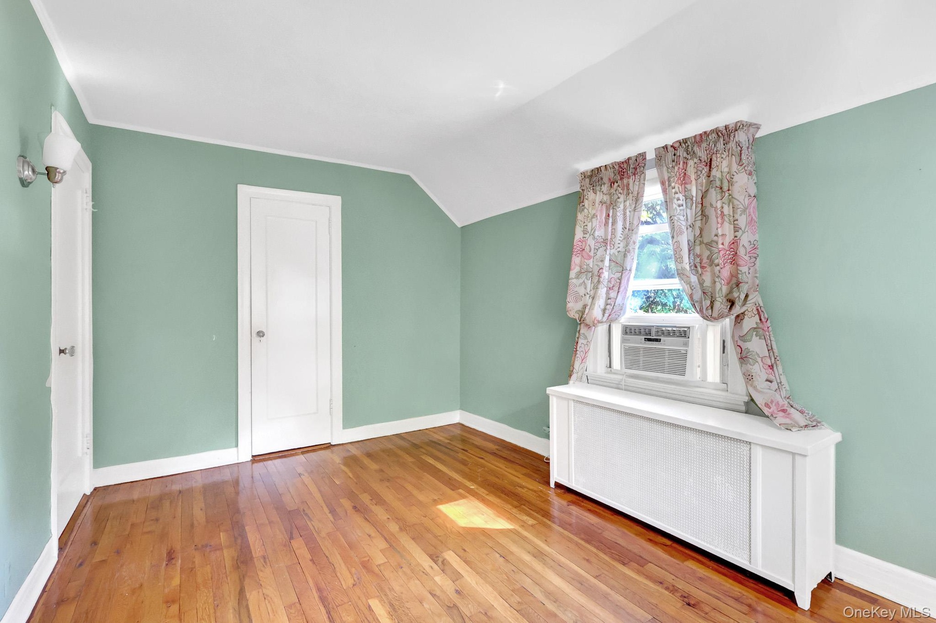 Non Staged Guest Bedroom - 2nd view
