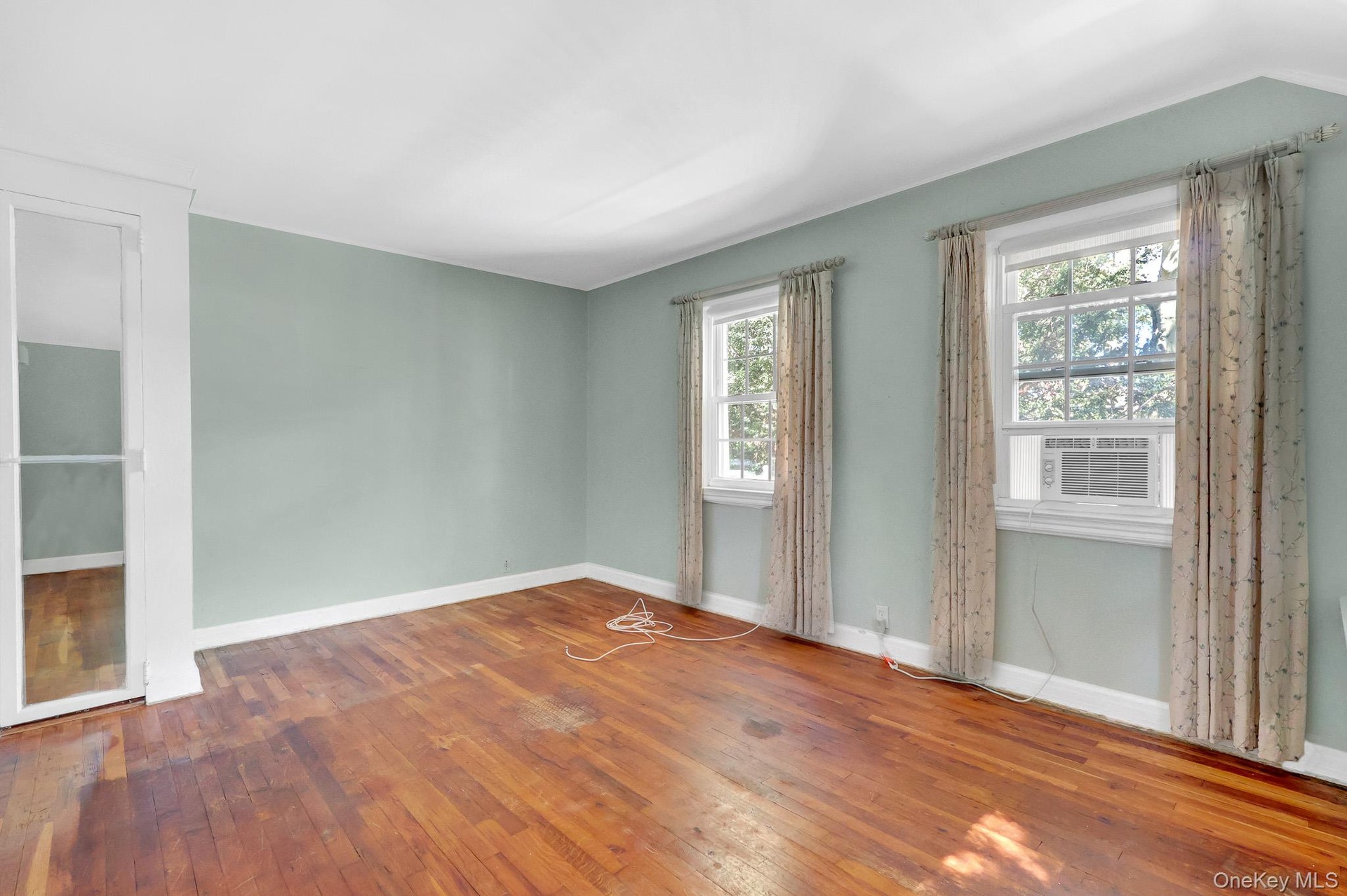 Non Staged Primary Bedroom