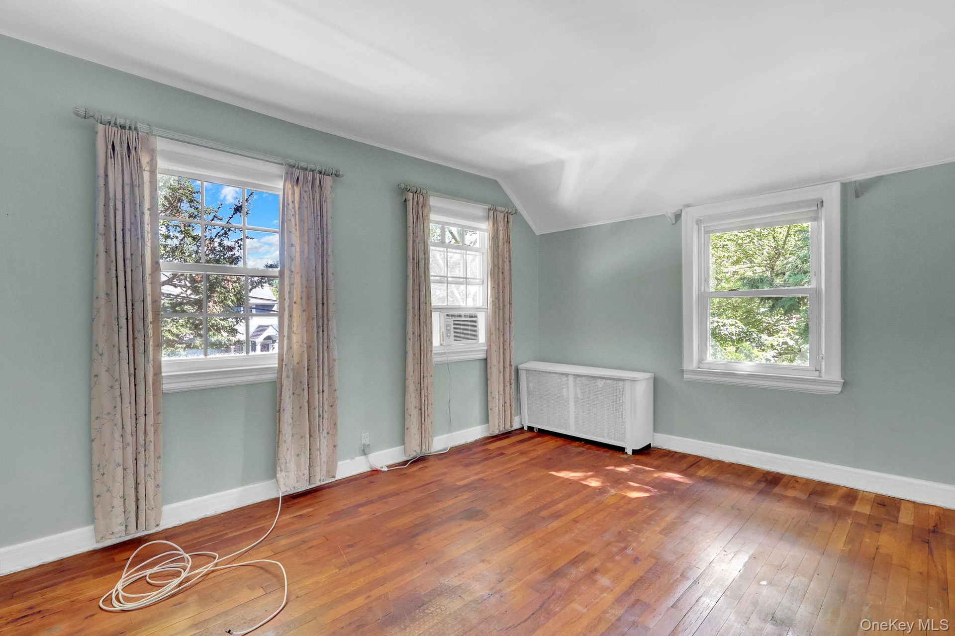 Non Staged Primary Bedroom