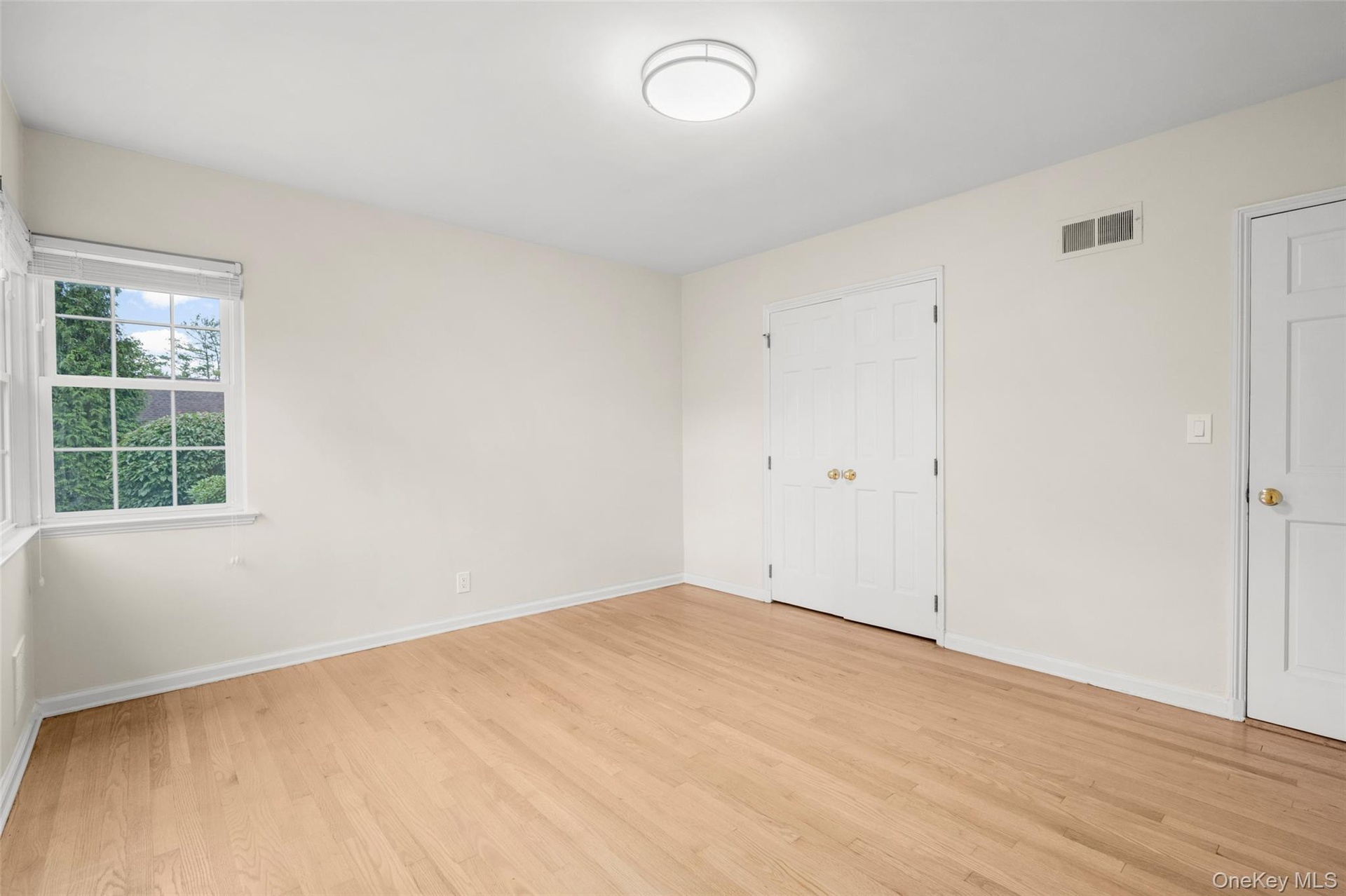 2nd bedroom with double closet