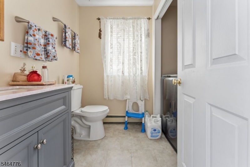 Powder/Laundry Room