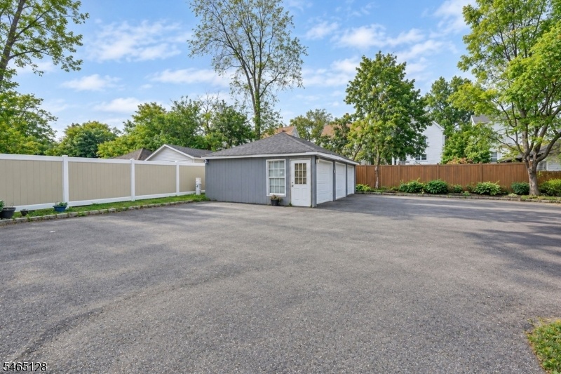 Rear Parking/Garage