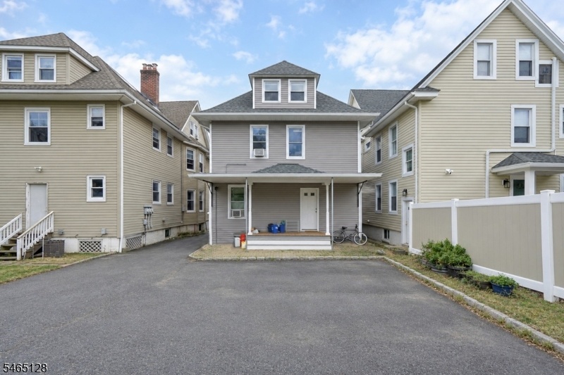Rear Parking/Garage