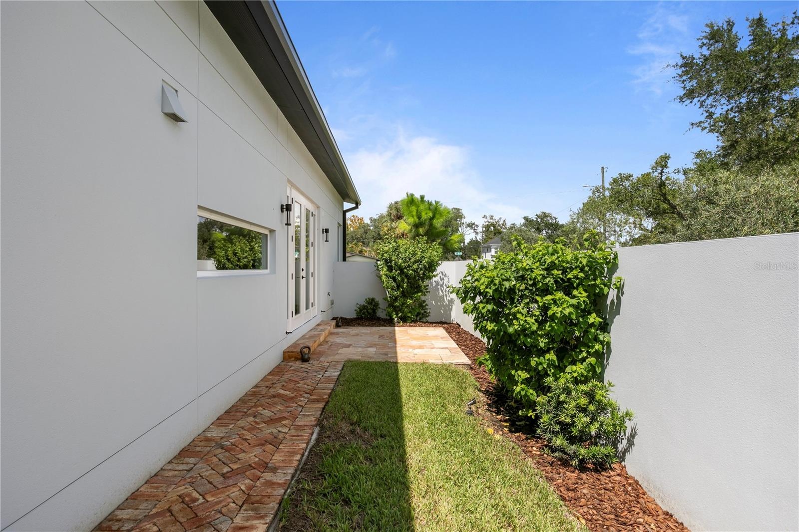 Side - Uncovered Patio