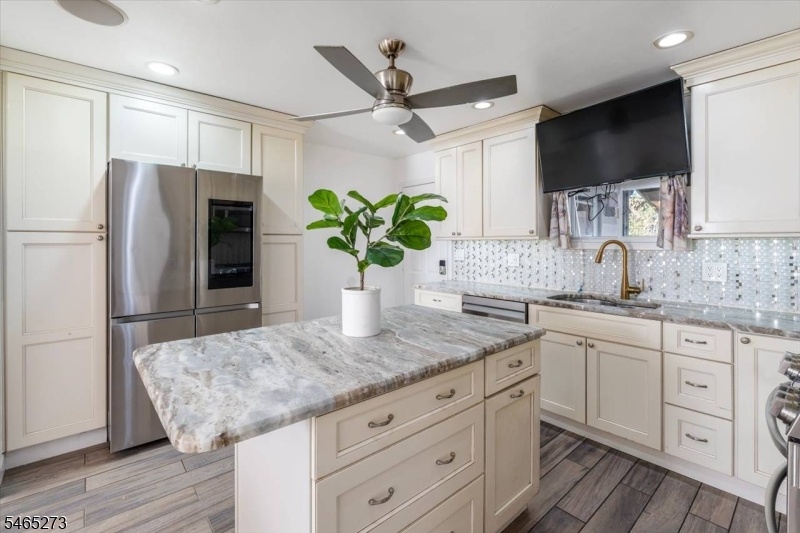 Center Island and Smart Fridge