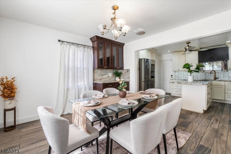 Dining Area/Kitchen