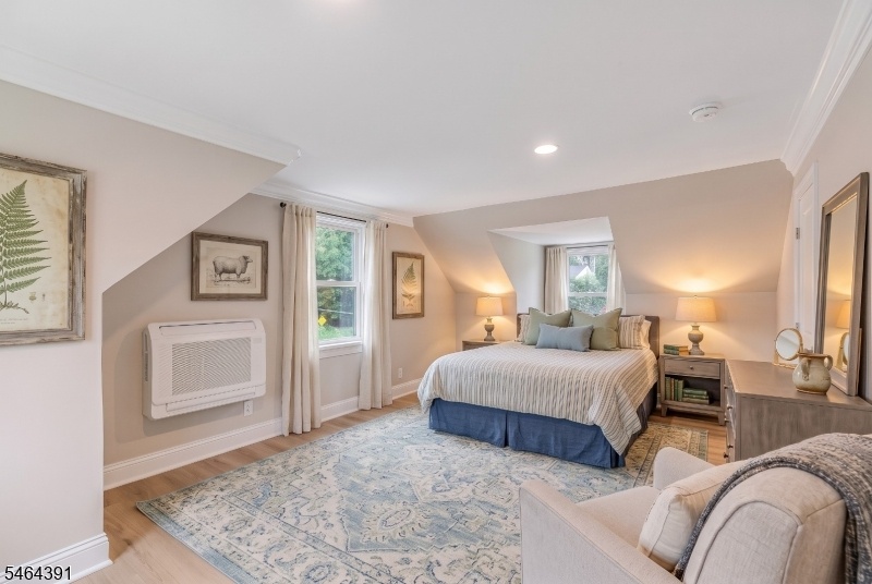 Primary Bedroom VS