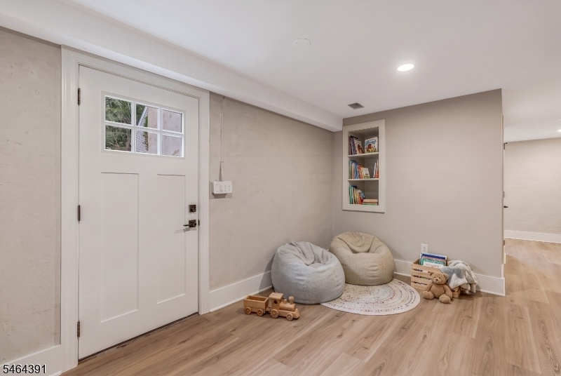 Reading Nook VS