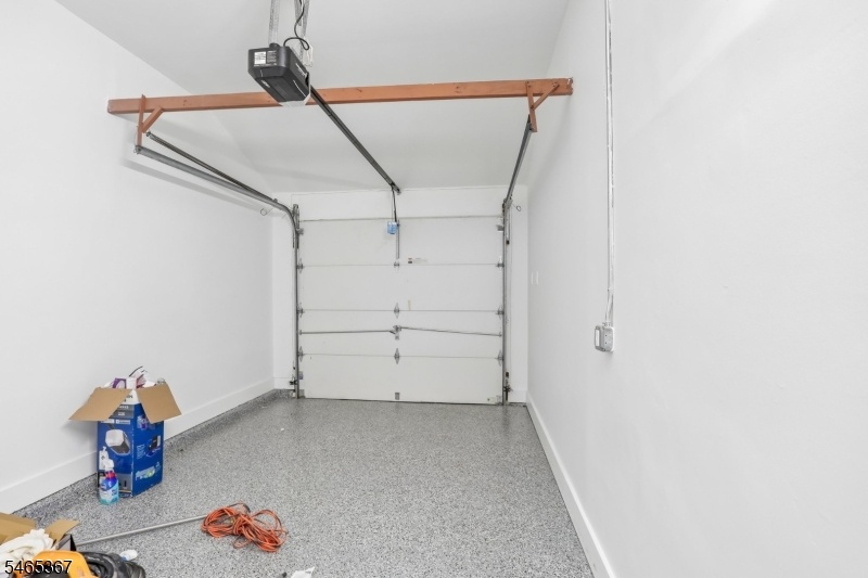 Car garage
