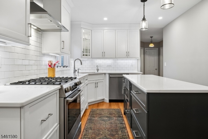 Eat In Kitchen