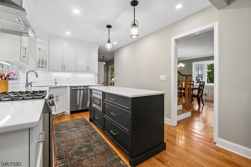 Eat In Kitchen