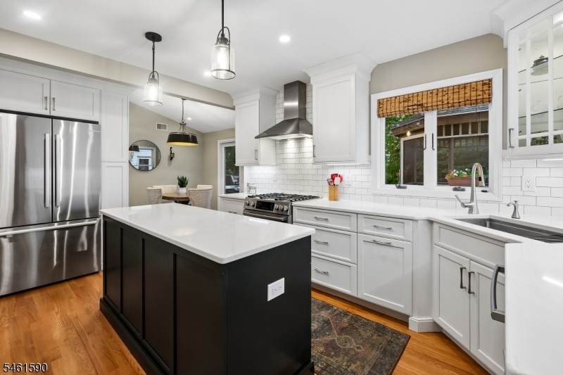Eat In Kitchen