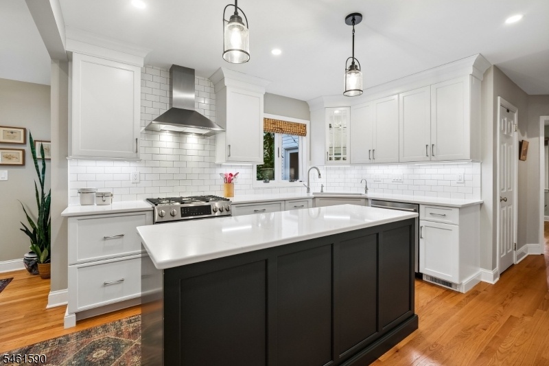 Eat In Kitchen