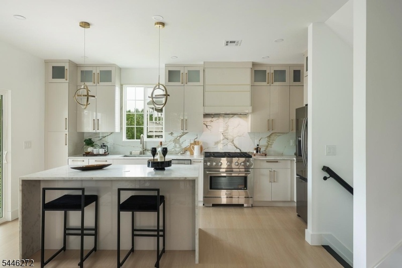 Eat In Kitchen