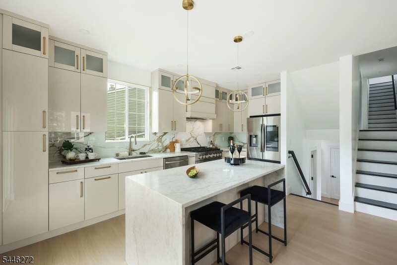 Eat In Kitchen
