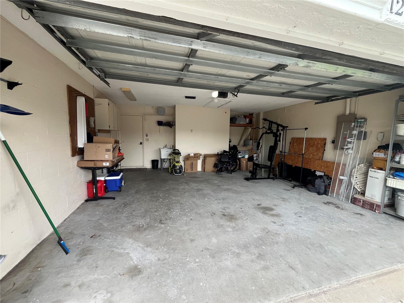 GARAGE