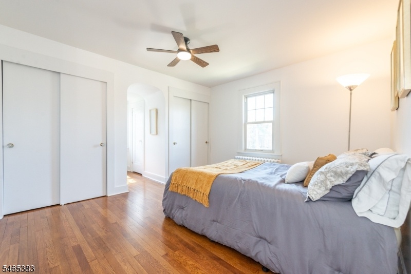 1 of 3 Bdrms w 4 Closets