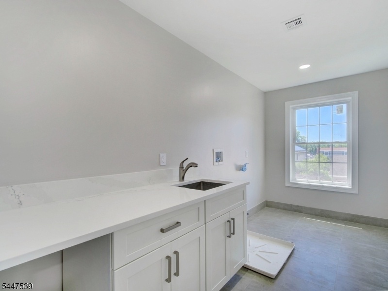 2nd Fl Laundry