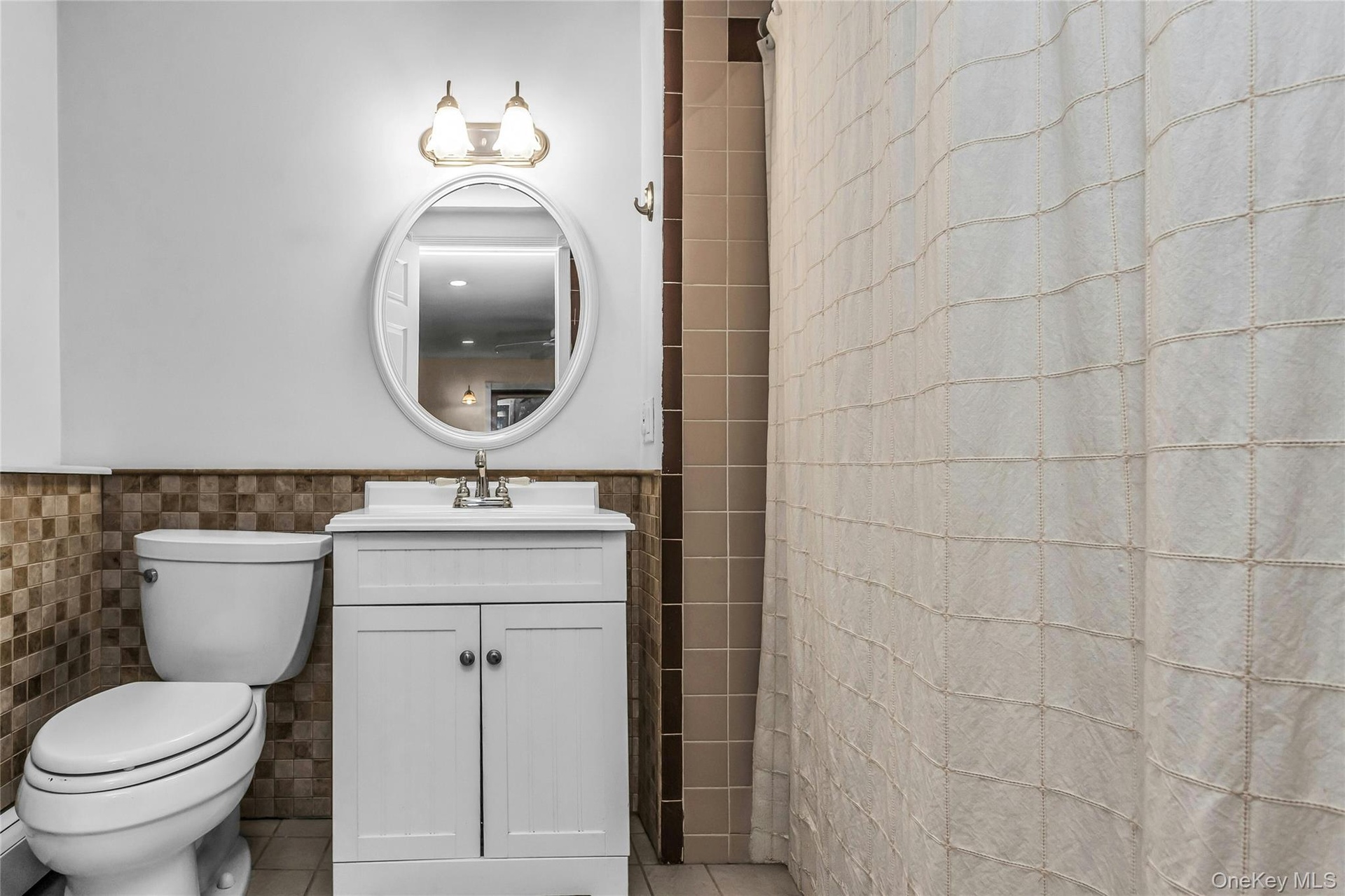 2nd Full Bathroom