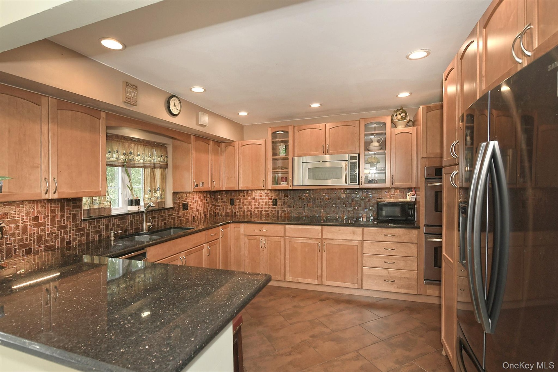 Large Fully Remodeled Kitchen, Many Cabinets, Pantry, Stainless Steel Appls. Granite Counters, Island Seating Custom Glass Backsplash & Dbl Wall Oven