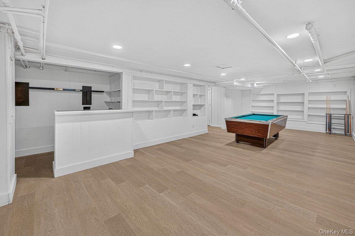 60 Lake Shore Dr