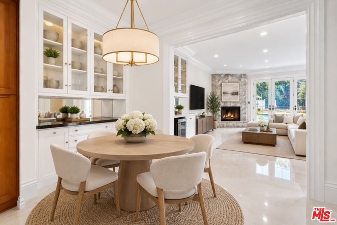 breakfast area