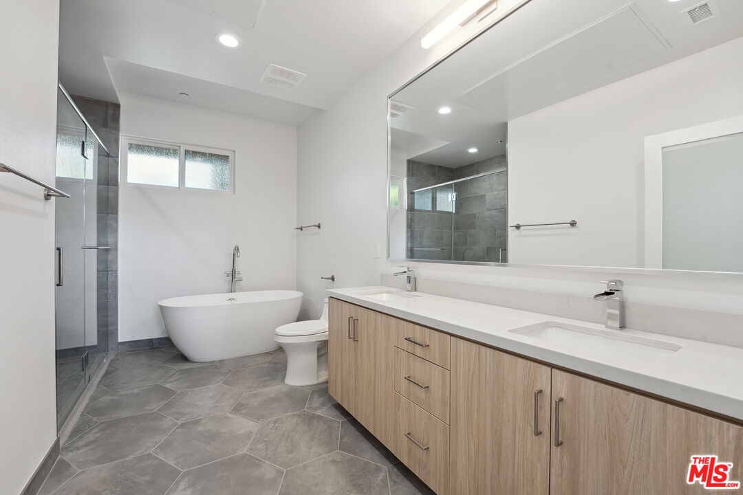 Primary Bathoom #2