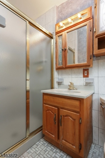 Primary Bedroom Bathroom