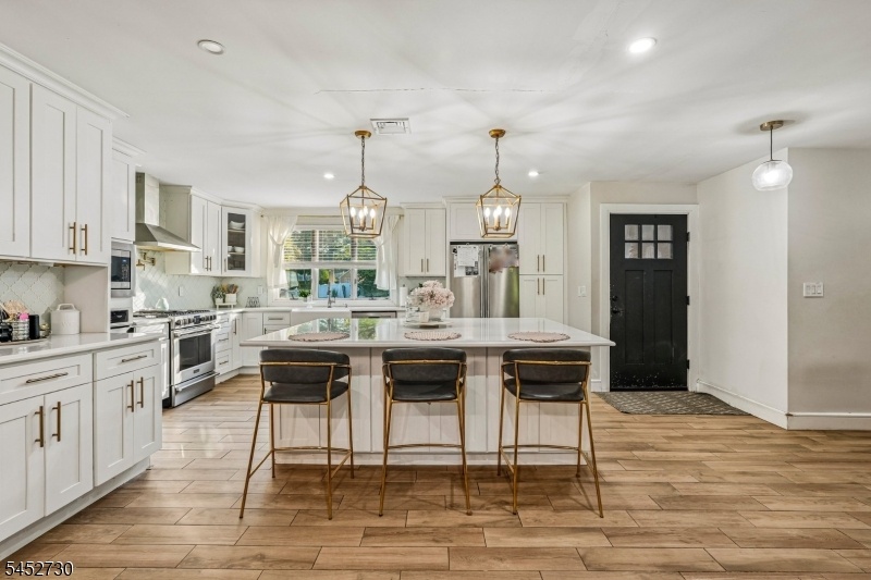 Eat In Kitchen